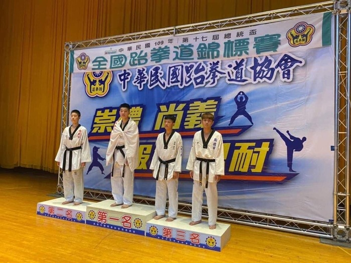 劉進崧（技擊四）男子74公斤級金牌