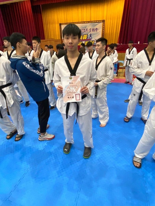 陳均瑋(技擊一) 男子80公斤級 銅牌
