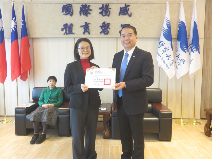 賀! 侯碧燕主任榮升教授